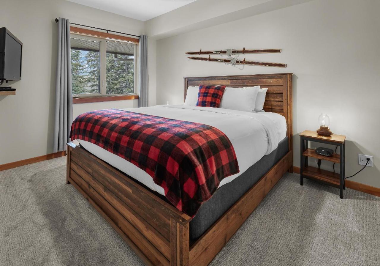 Newly Renovated Grizzly Lodge, Spacious 3Br 2Ba With Open Pool, Hot Tub Canmore Bagian luar foto