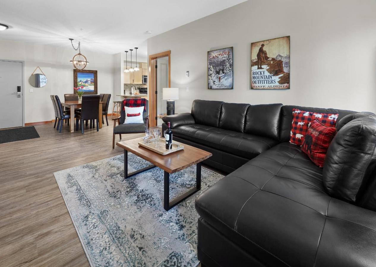 Newly Renovated Grizzly Lodge, Spacious 3Br 2Ba With Open Pool, Hot Tub Canmore Bagian luar foto