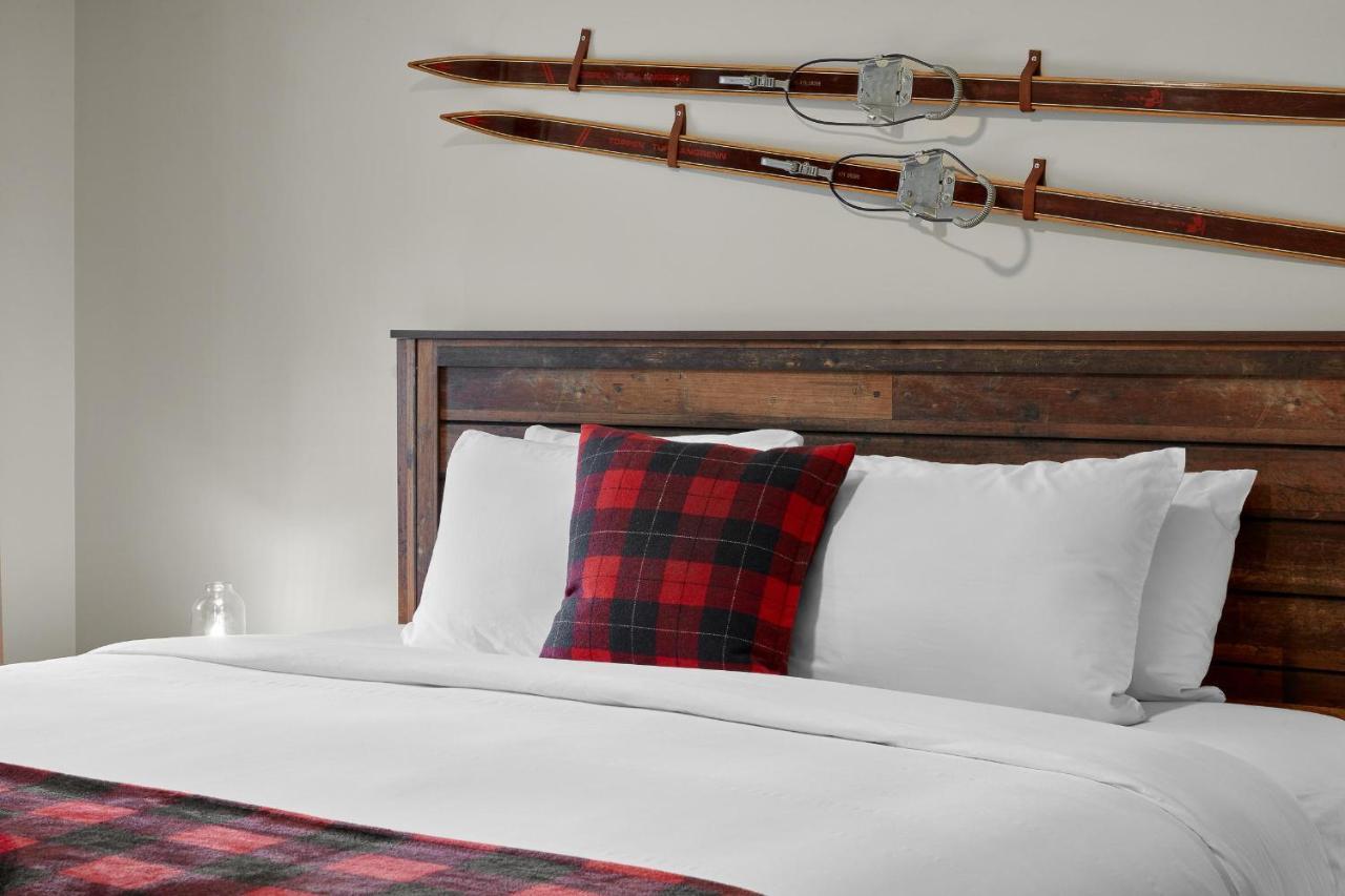Newly Renovated Grizzly Lodge, Spacious 3Br 2Ba With Open Pool, Hot Tub Canmore Bagian luar foto