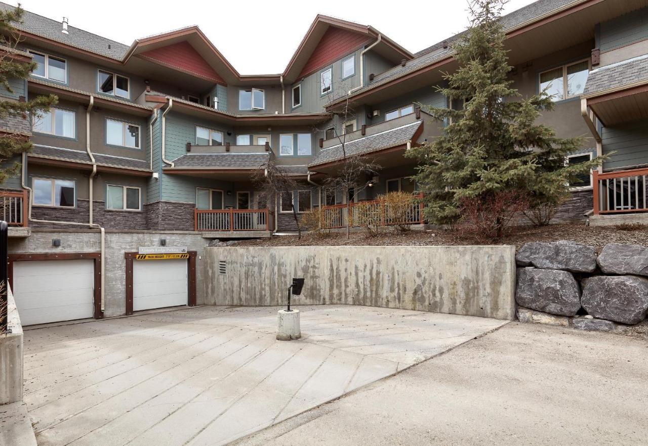Newly Renovated Grizzly Lodge, Spacious 3Br 2Ba With Open Pool, Hot Tub Canmore Bagian luar foto