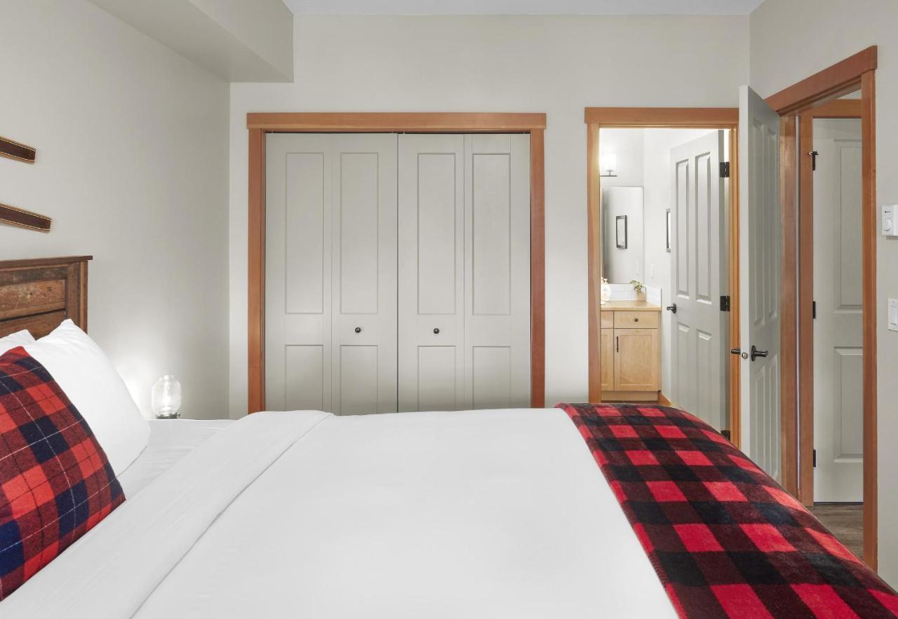 Newly Renovated Grizzly Lodge, Spacious 3Br 2Ba With Open Pool, Hot Tub Canmore Bagian luar foto