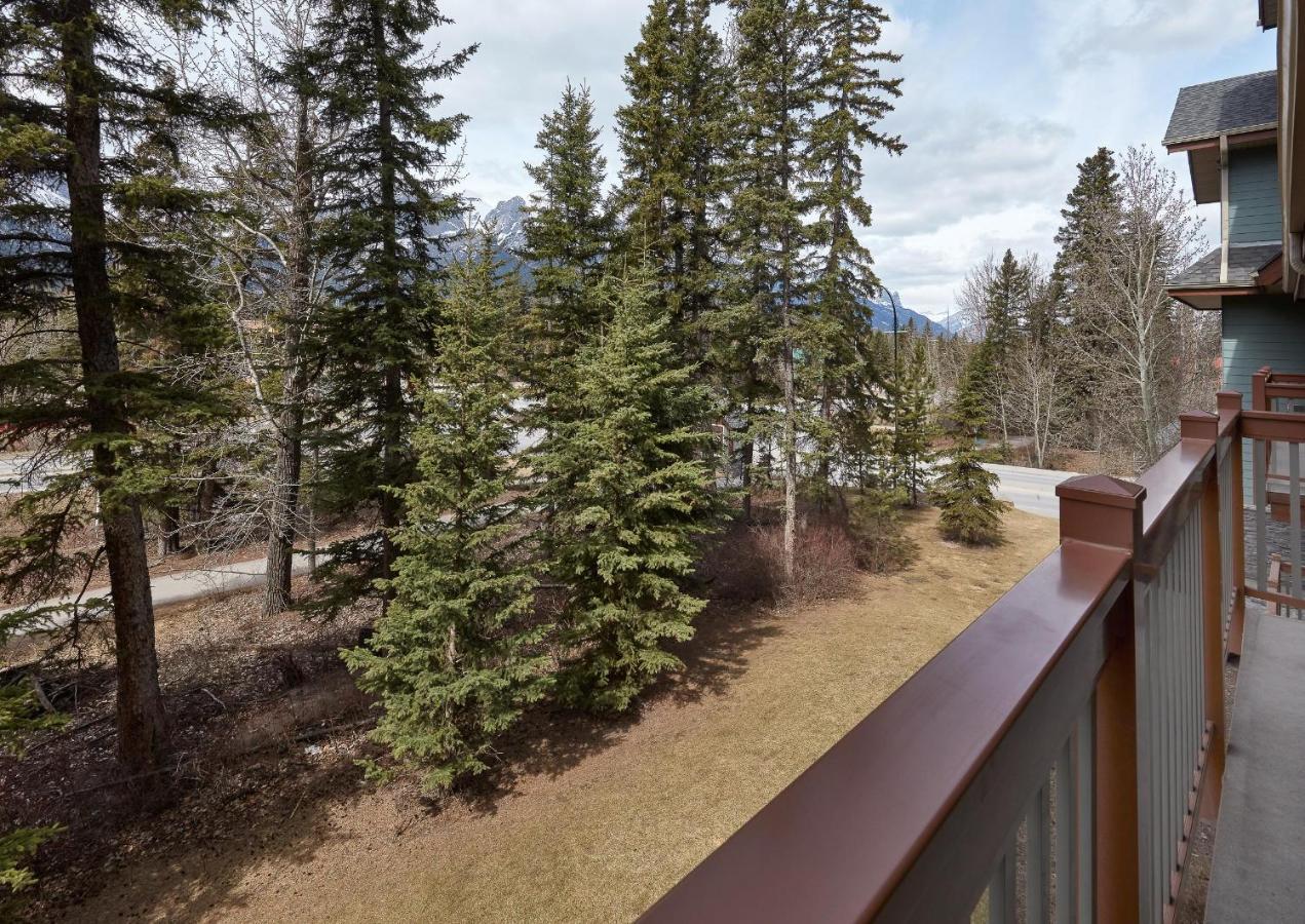 Newly Renovated Grizzly Lodge, Spacious 3Br 2Ba With Open Pool, Hot Tub Canmore Bagian luar foto