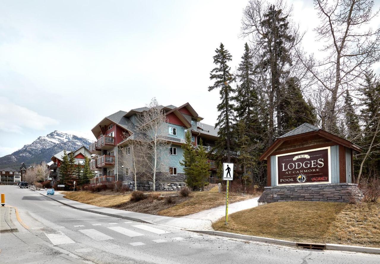 Newly Renovated Grizzly Lodge, Spacious 3Br 2Ba With Open Pool, Hot Tub Canmore Bagian luar foto