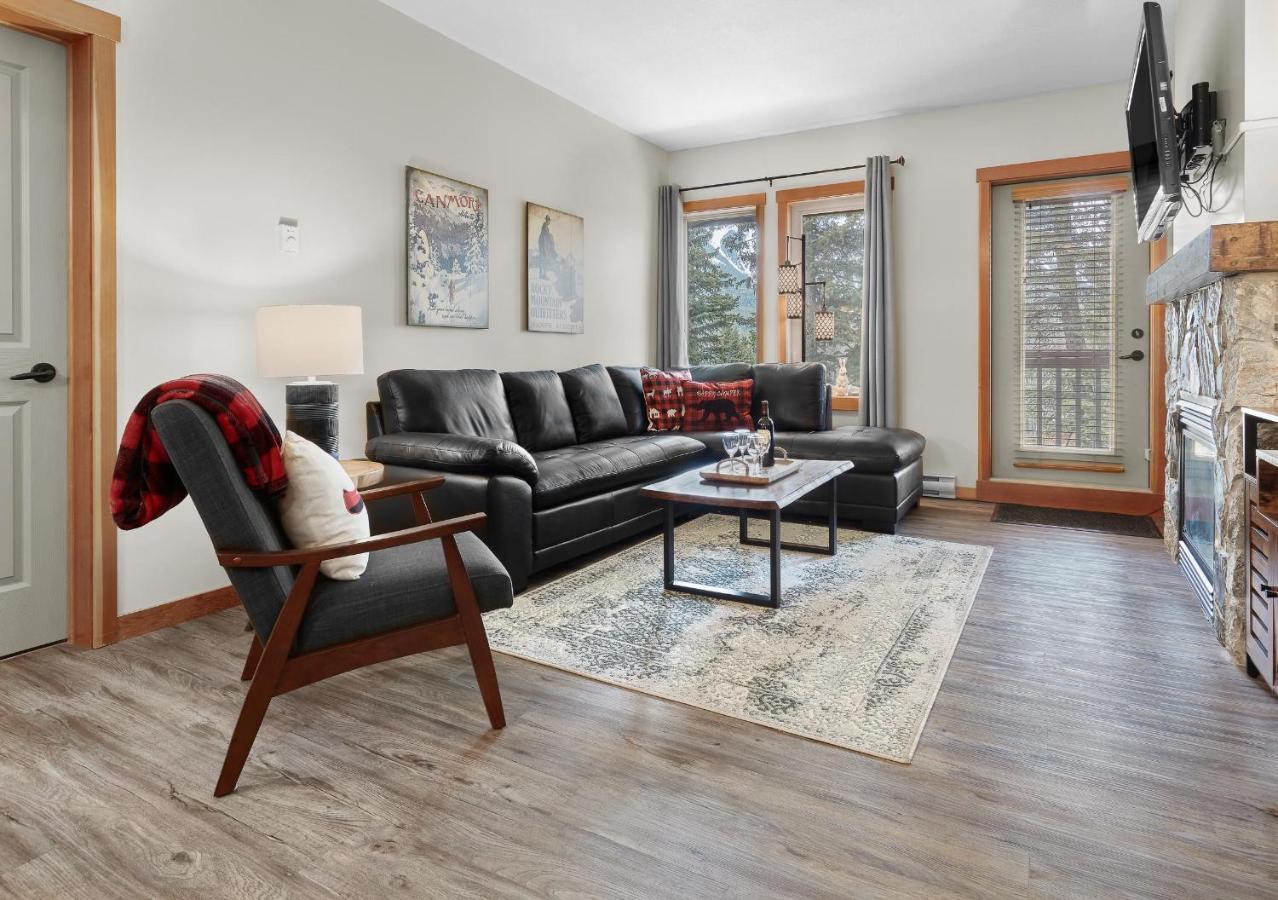 Newly Renovated Grizzly Lodge, Spacious 3Br 2Ba With Open Pool, Hot Tub Canmore Bagian luar foto
