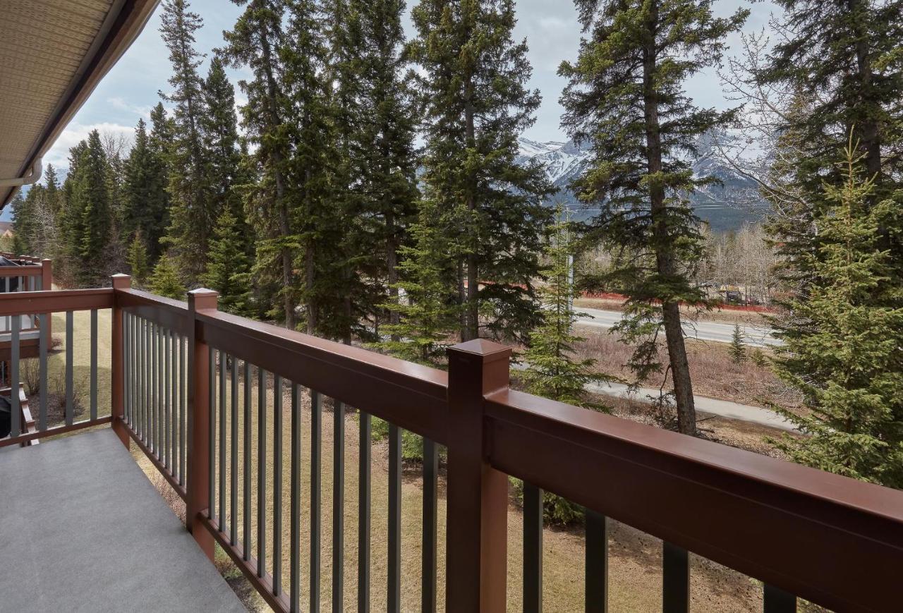 Newly Renovated Grizzly Lodge, Spacious 3Br 2Ba With Open Pool, Hot Tub Canmore Bagian luar foto