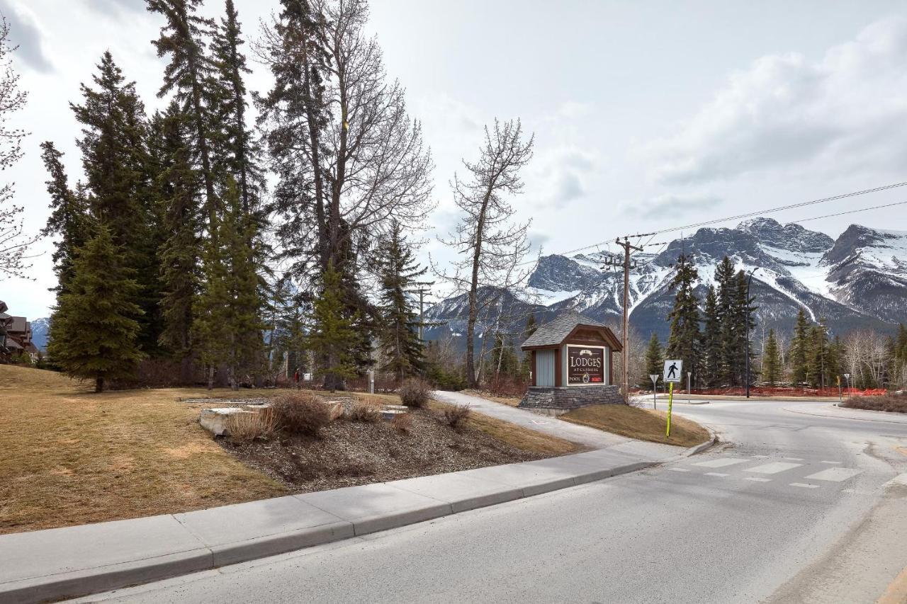 Newly Renovated Grizzly Lodge, Spacious 3Br 2Ba With Open Pool, Hot Tub Canmore Bagian luar foto